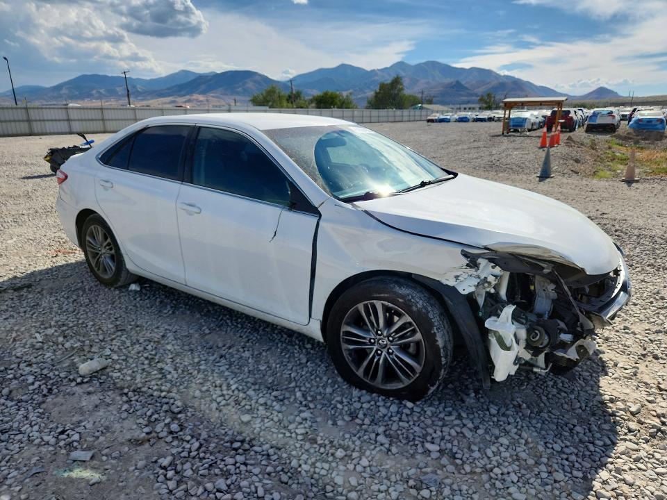 61524456 :رقم المزاد ، 4T1BF1FK5GU539847 vin ، 2016 Toyota Camry مزاد بيع