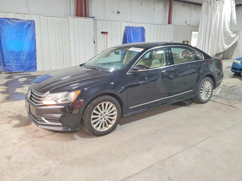 60668206 :رقم المزاد ، 1VWBT7A37HC069731 vin ، 2017 Volkswagen Passat مزاد بيع