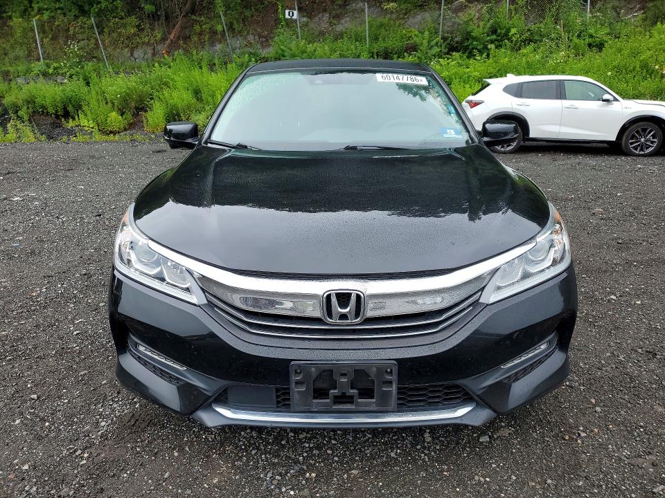 60147786 :رقم المزاد ، 1HGCR2F00GA064115 vin ، 2016 Honda Accord مزاد بيع