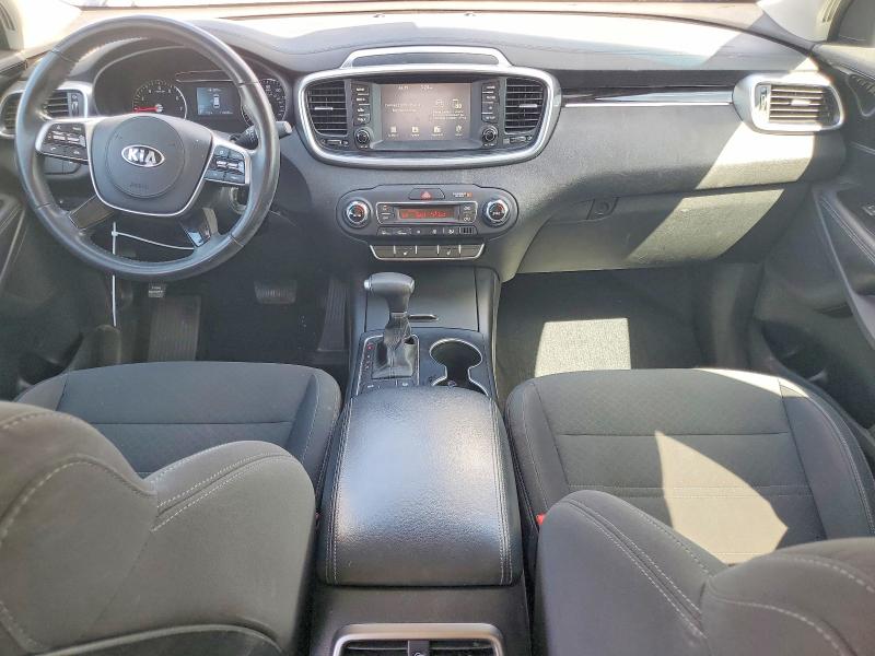 2020 Kia Sorento მანქანა იყიდება აუქციონზე, vin: 5XYPG4A34LG698217, აუქციონის ნომერი: 63216376