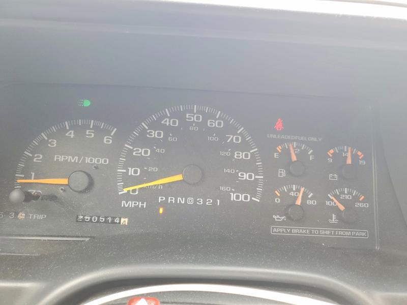 60824626 :رقم المزاد ، 3GNEC16RXXG135718 vin ، 1999 Chevrolet Suburban مزاد بيع