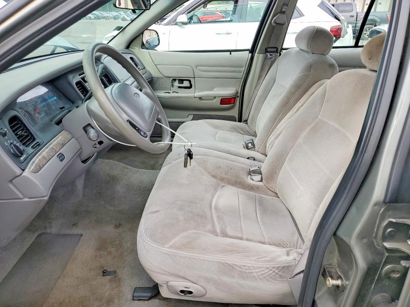 61556126 :رقم المزاد ، 2FAFP74W1YX139635 vin ، 2000 Ford Crown Victoria مزاد بيع