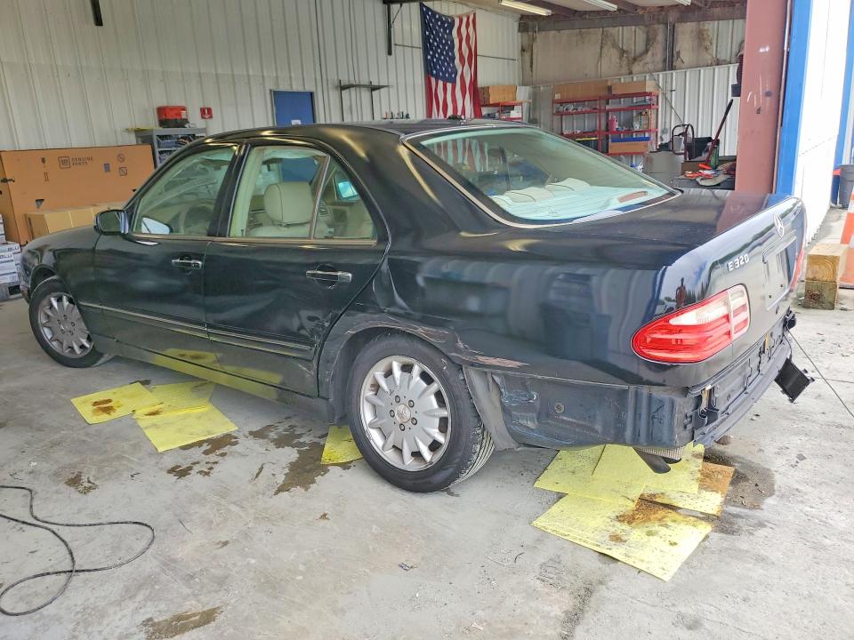 2000 Mercedes-benz E მანქანა იყიდება აუქციონზე, vin: WDBJF65J7YB110226, აუქციონის ნომერი: 61922226