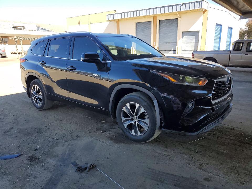 62672016 :رقم المزاد ، 5TDGBRCH4MS532613 vin ، 2021 Toyota Highlander مزاد بيع