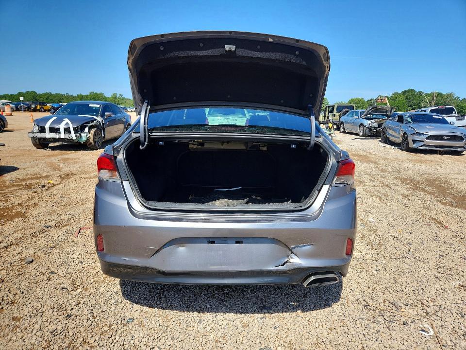 60981306 :رقم المزاد ، 5NPE34AF7JH685027 vin ، 2018 Hyundai Sonata مزاد بيع