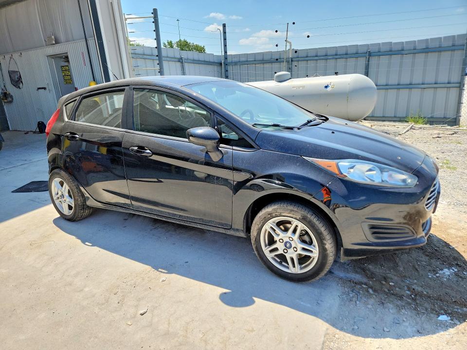 60523076 :رقم المزاد ، 3FADP4EJ7KM102956 vin ، 2019 Ford Fiesta مزاد بيع