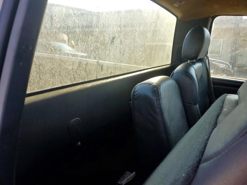 61204016 :رقم المزاد ، 1GCEC14W72Z208652 vin ، 2002 Chevrolet Silverado مزاد بيع