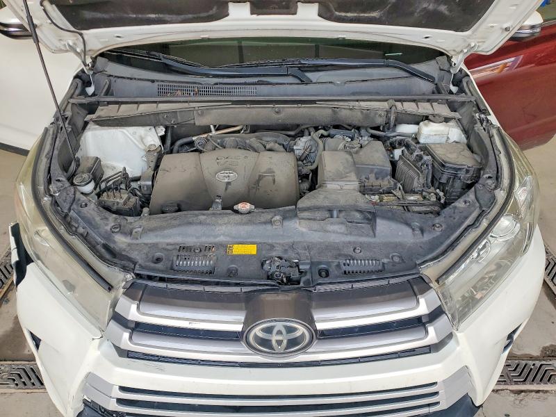 Продажа на аукционе авто 2019 Toyota Highlander, vin: 5TDJZRFH6KS598302, номер лота: 60914126