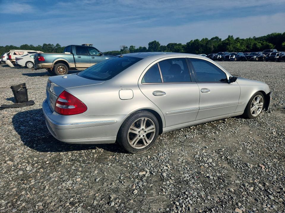 60416056 :رقم المزاد ، WDBUF70J74A400363 vin ، 2004 Mercedes-benz E مزاد بيع