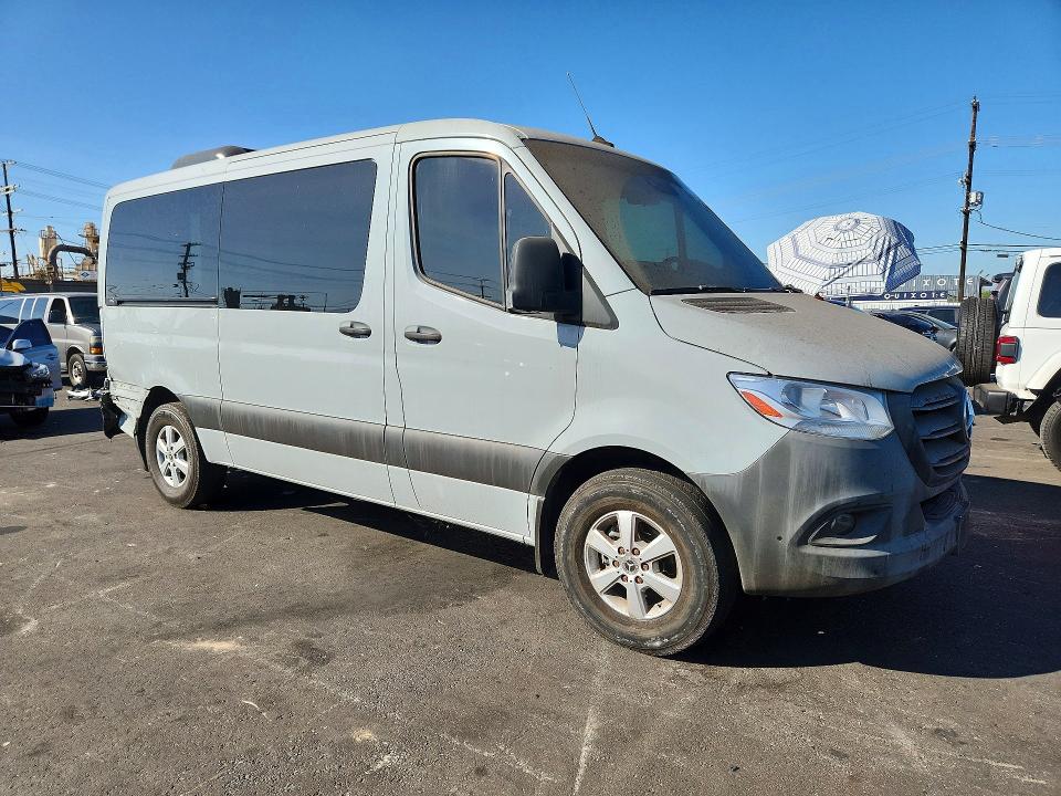 63584286 :رقم المزاد ، W1Z40FHY4NT085453 vin ، 2022 Mercedes-benz Sprinter مزاد بيع