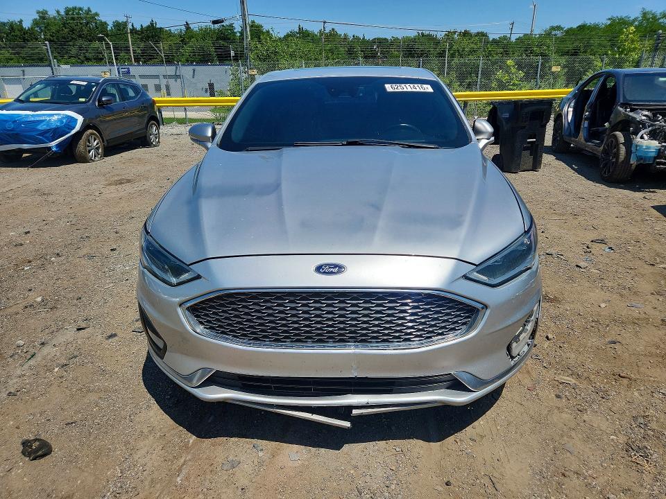 62511416 :رقم المزاد ، 3FA6P0RU5KR138797 vin ، 2019 Ford Fusion مزاد بيع