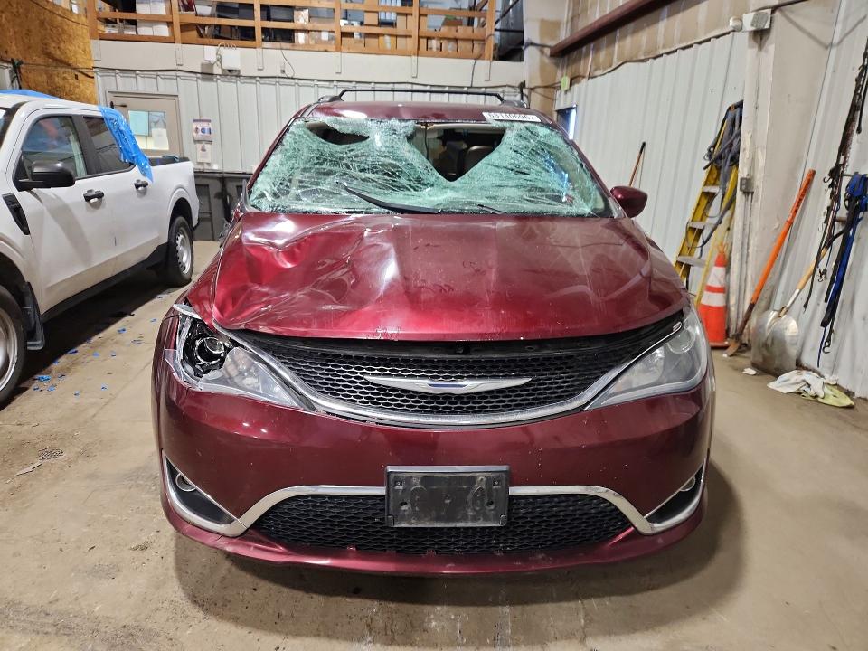 63140696 :رقم المزاد ، 2C4RC1EG9HR757605 vin ، 2017 Chrysler Pacifica مزاد بيع