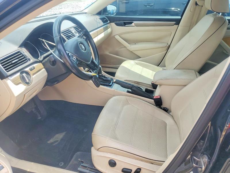 61906726 :رقم المزاد ، 1VWBT7A36HC026563 vin ، 2017 Volkswagen Passat مزاد بيع