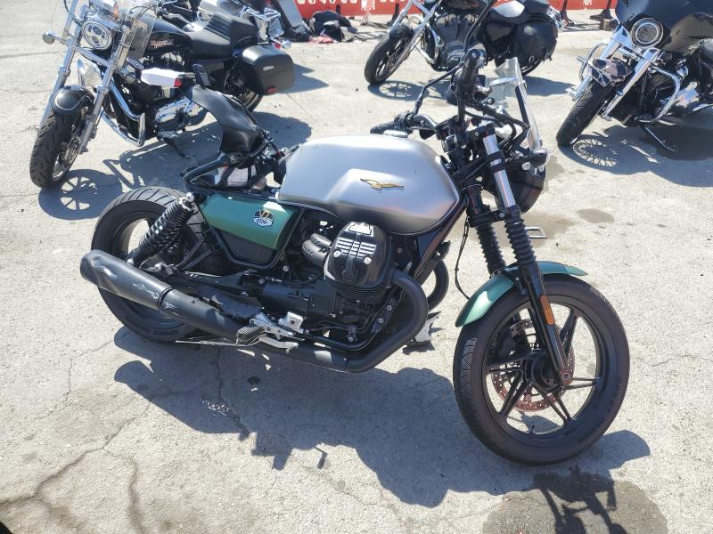 61333806 :رقم المزاد ، ZGUKZUA06MM000438 vin ، 2021 Moto Guzzi V7 مزاد بيع