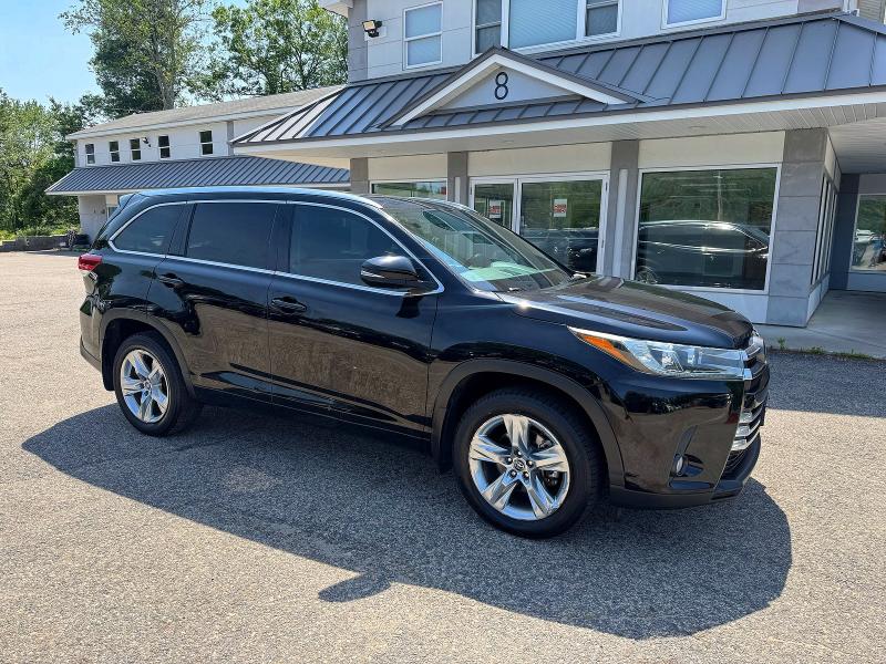 59861886 :رقم المزاد ، 5TDDZRFH9HS465555 vin ، 2017 Toyota Highlander مزاد بيع