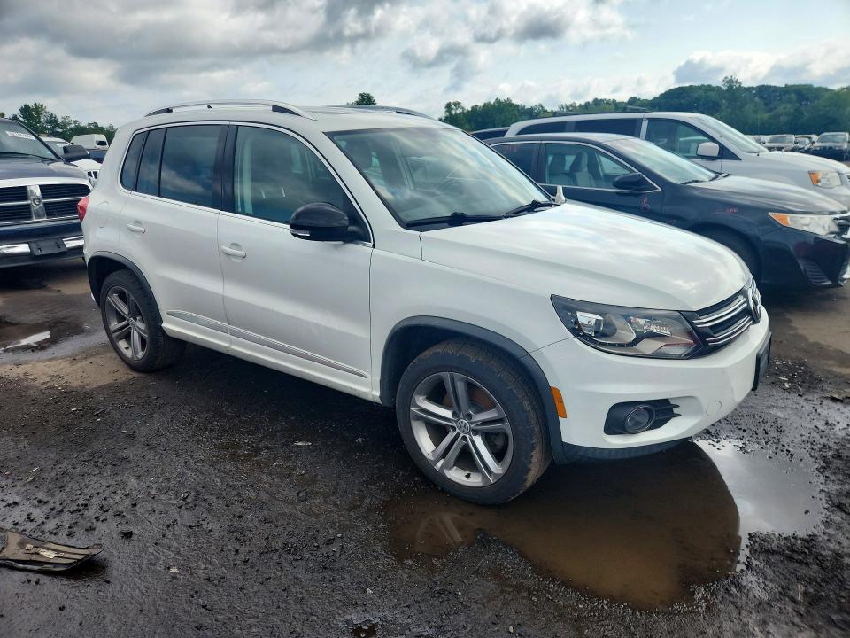 61894756 :رقم المزاد ، WVGUV7AX4HW506569 vin ، 2017 Volkswagen Tiguan مزاد بيع