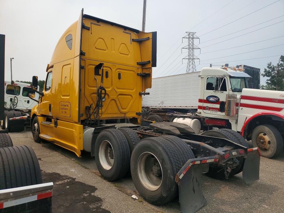 60578746 :رقم المزاد ، 3AKJHHDR9LSLP1260 vin ، 2020 Freightliner Cascadia 126 مزاد بيع