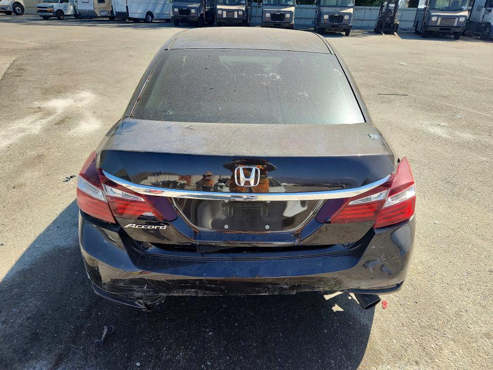 Продаж на аукціоні авто 2017 Honda Accord, vin: 1HGCR2F38HA254322, номер лоту: 61608956