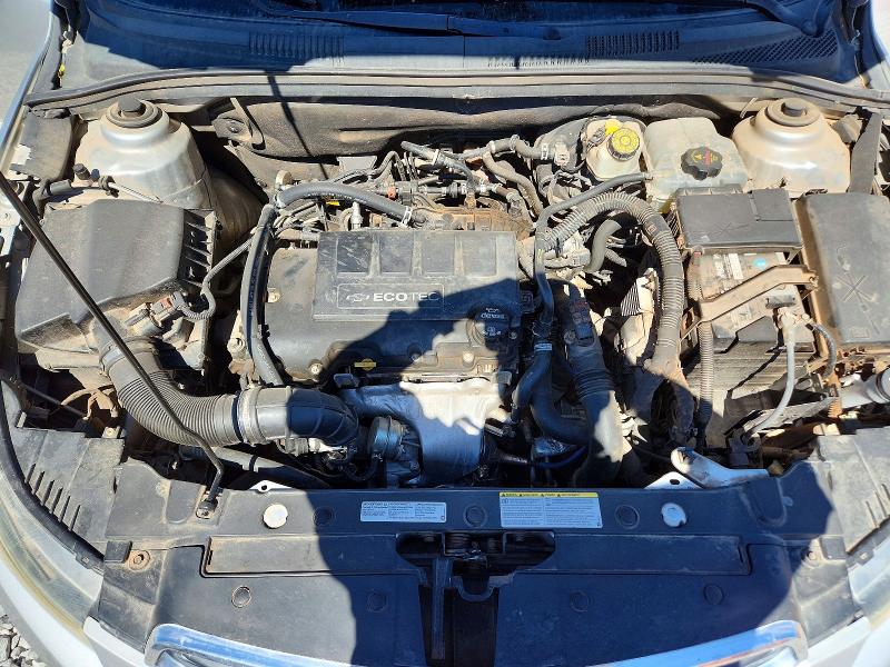 63137996 :رقم المزاد ، 1G1PE5SB0F7186319 vin ، 2015 Chevrolet Cruze مزاد بيع