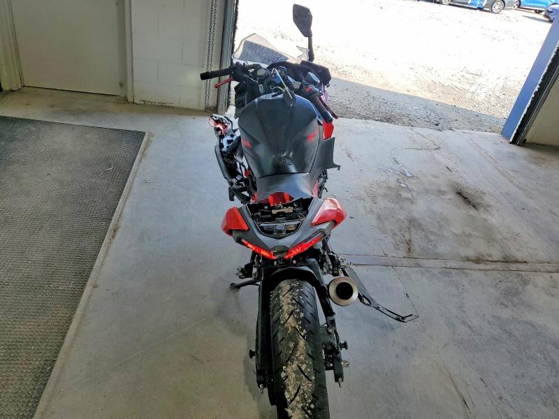 60054206 :رقم المزاد ، ML5EXGJ1XSDA62807 vin ، 2025 Kawasaki Ex500 مزاد بيع