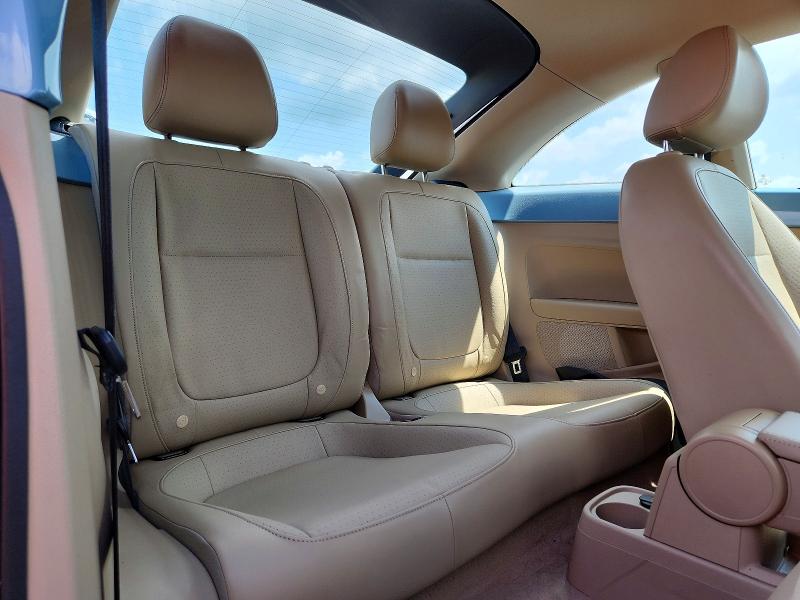 63153946 :رقم المزاد ، 3VWJ17AT1FM635783 vin ، 2015 Volkswagen Beetle مزاد بيع