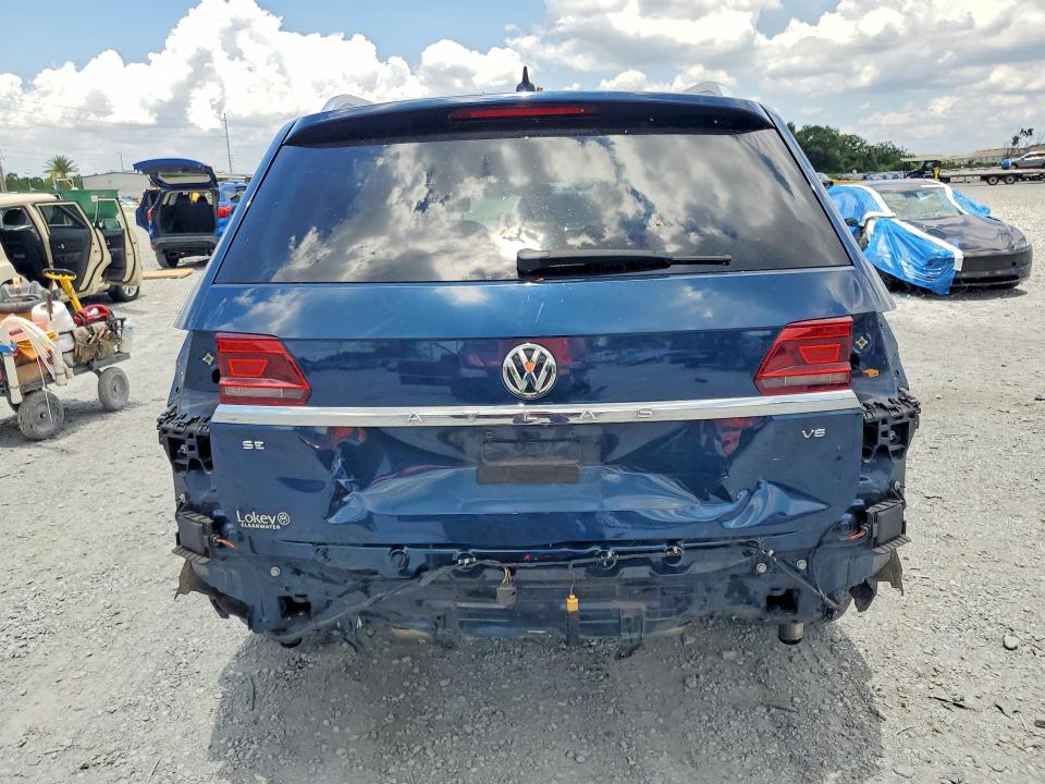 60008346 :رقم المزاد ، 1V2CR2CA8JC545400 vin ، 2018 Volkswagen Atlas مزاد بيع