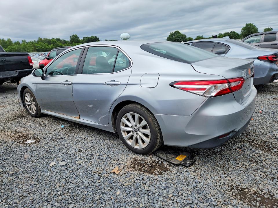2018 Toyota Camry მანქანა იყიდება აუქციონზე, vin: 4T1B11HK6JU075468, აუქციონის ნომერი: 60111096