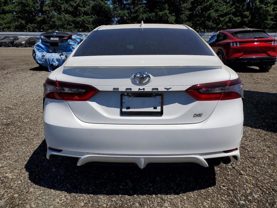 Продажа на аукционе авто 2024 Toyota Camry, vin: 4T1G11AK7RU842062, номер лота: 61011696