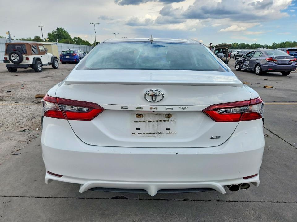 Продаж на аукціоні авто 2021 Toyota Camry, vin: 4T1G11AK0MU555865, номер лоту: 61923956