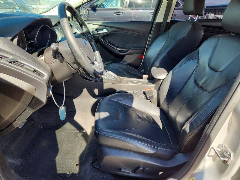 59735816 :رقم المزاد ، 1FADP3N21FL300068 vin ، 2015 Ford Focus مزاد بيع