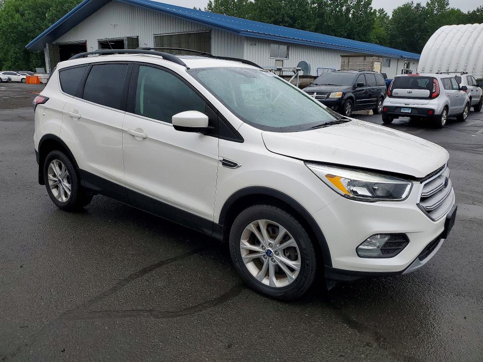 62027226 :رقم المزاد ، 1FMCU9GD0JUC24485 vin ، 2018 Ford Escape مزاد بيع