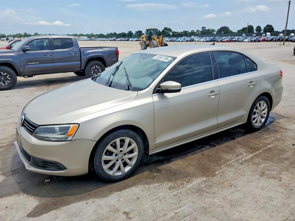 60587396 :رقم المزاد ، 3VWDX7AJXDM303915 vin ، 2013 Volkswagen Jetta مزاد بيع