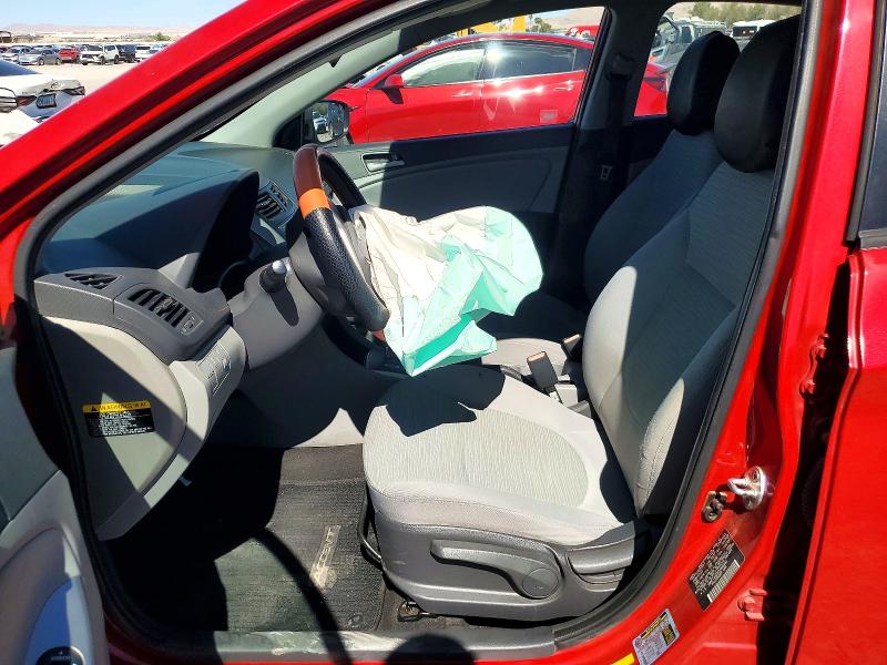 60069516 :رقم المزاد ، KMHCT4AE8FU886958 vin ، 2015 Hyundai Accent مزاد بيع