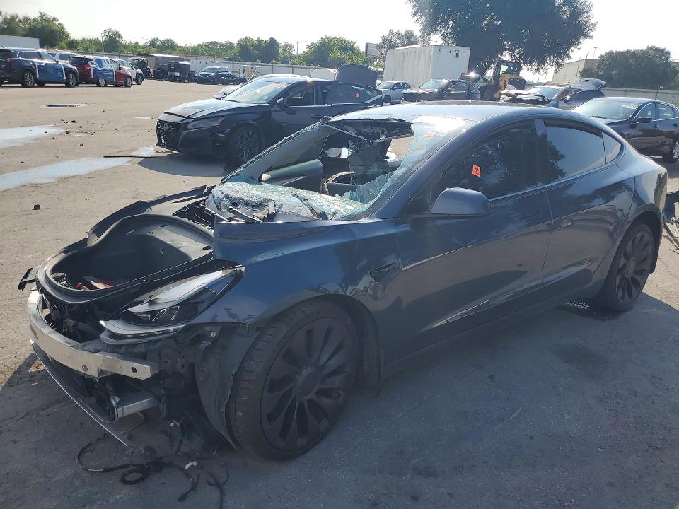 61536546 :رقم المزاد ، 5YJ3E1ECXNF277514 vin ، 2022 Tesla Model 3 مزاد بيع
