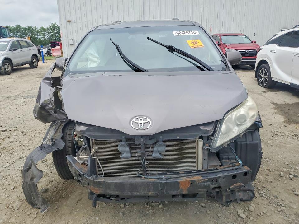 2015 Toyota Sienna მანქანა იყიდება აუქციონზე, vin: 5TDYK3DC8FS629420, აუქციონის ნომერი: 60436716