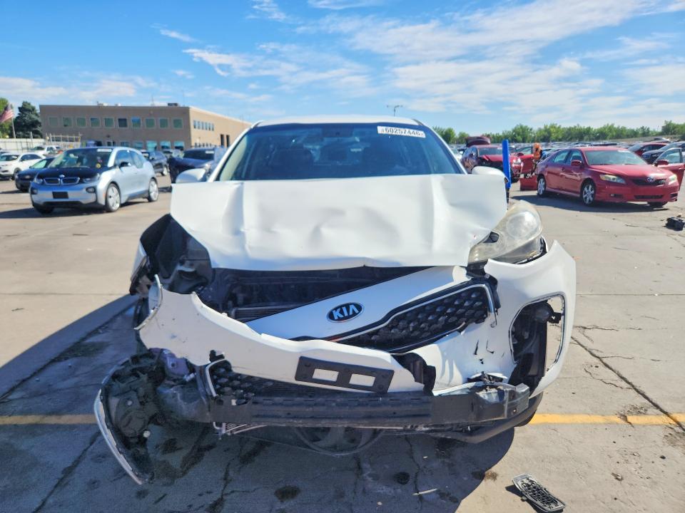 60257446 :رقم المزاد ، KNDPMCAC2H7140907 vin ، 2017 Kia Sportage مزاد بيع