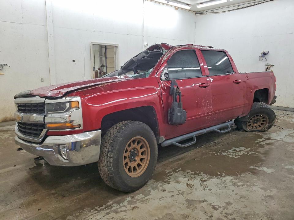 62229576 :رقم المزاد ، 3GCUKREC0JG510624 vin ، 2018 Chevrolet Silverado مزاد بيع