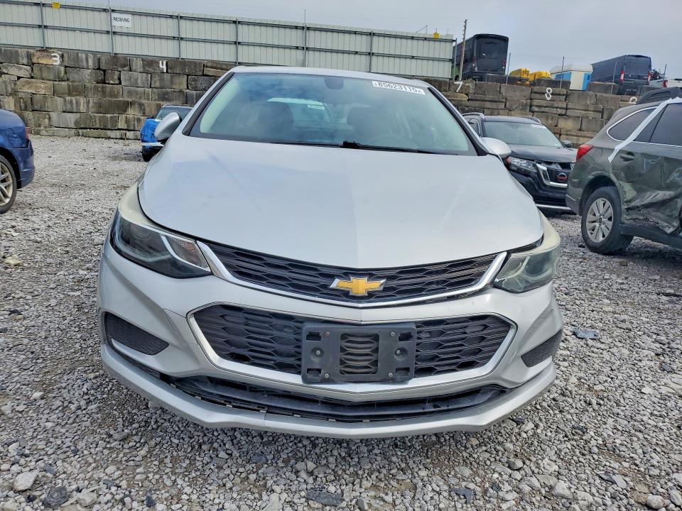 85623115 :رقم المزاد ، 1G1BE5SM4J7106752 vin ، 2018 Chevrolet Cruze مزاد بيع