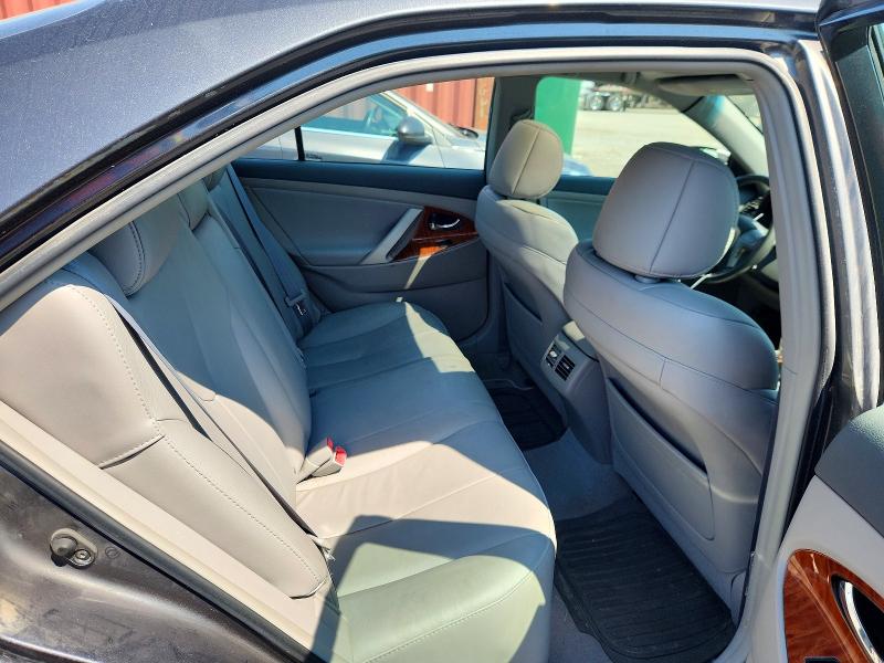 60871086 :رقم المزاد ، 4T1BK46K68U058732 vin ، 2008 Toyota Camry مزاد بيع
