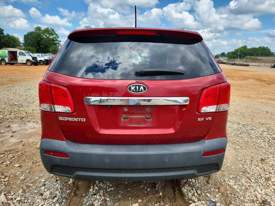 61221116 :رقم المزاد ، 5XYKU4A24BG043886 vin ، 2011 Kia Sorento مزاد بيع