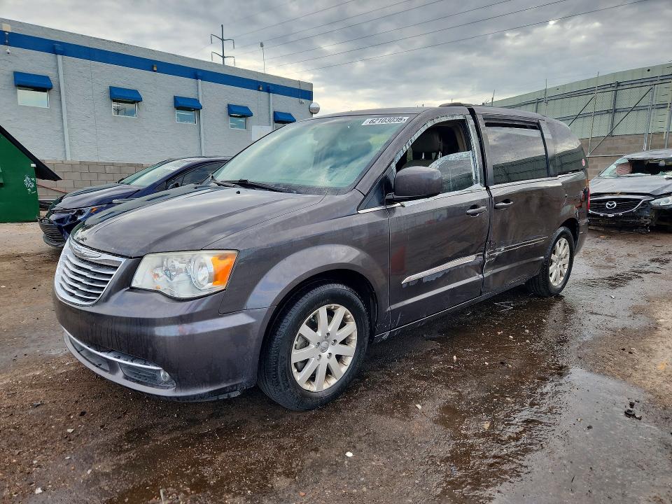 62103036 :رقم المزاد ، 2C4RC1BG9FR661927 vin ، 2015 Chrysler Town & Country مزاد بيع