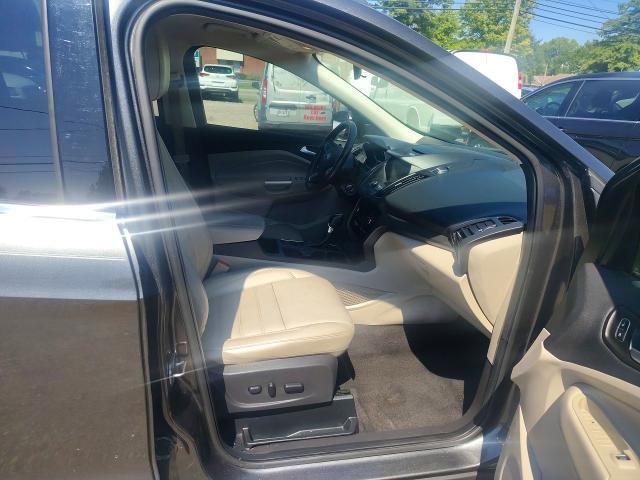 Продаж на аукціоні авто 2017 Ford Escape, vin: 1FMCU9G90HUC73210, номер лоту: 63515156