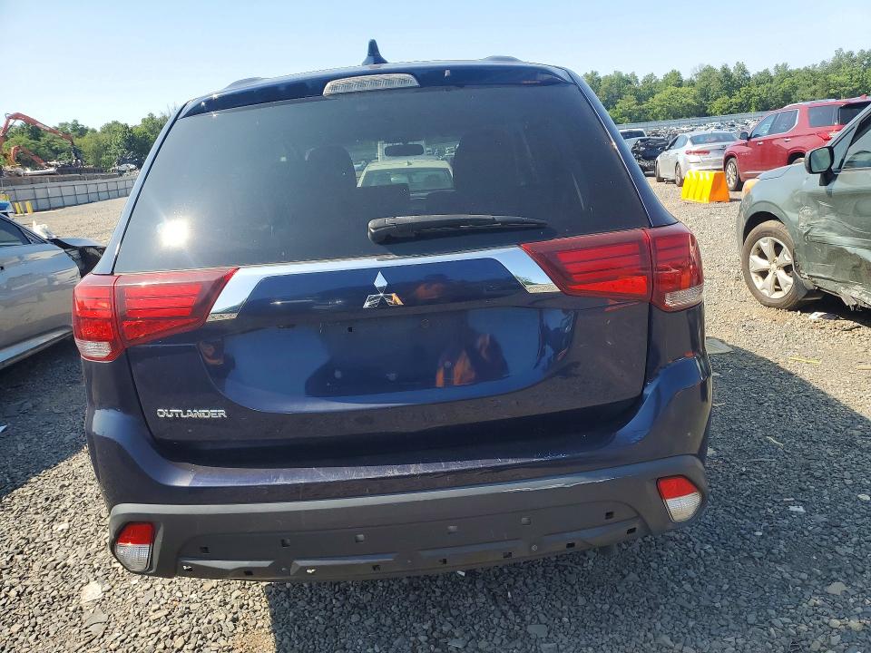 2020 Mitsubishi Outlander მანქანა იყიდება აუქციონზე, vin: JA4AD2A3XLZ047253, აუქციონის ნომერი: 62570056