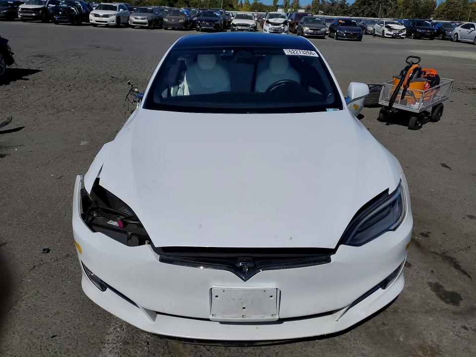 62273266 :رقم المزاد ، 5YJSA1E27LF415814 vin ، 2020 Tesla Model S مزاد بيع