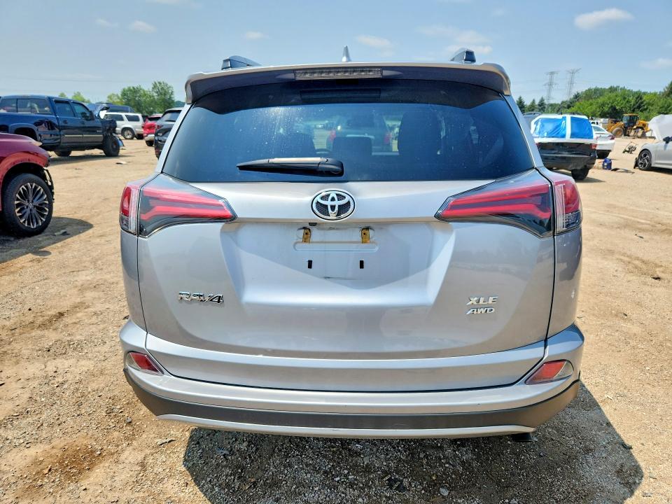 Aukcja sprzedaży 2018 Toyota Rav4, vin: 2T3RFREV2JW704955, numer aukcji: 62671826