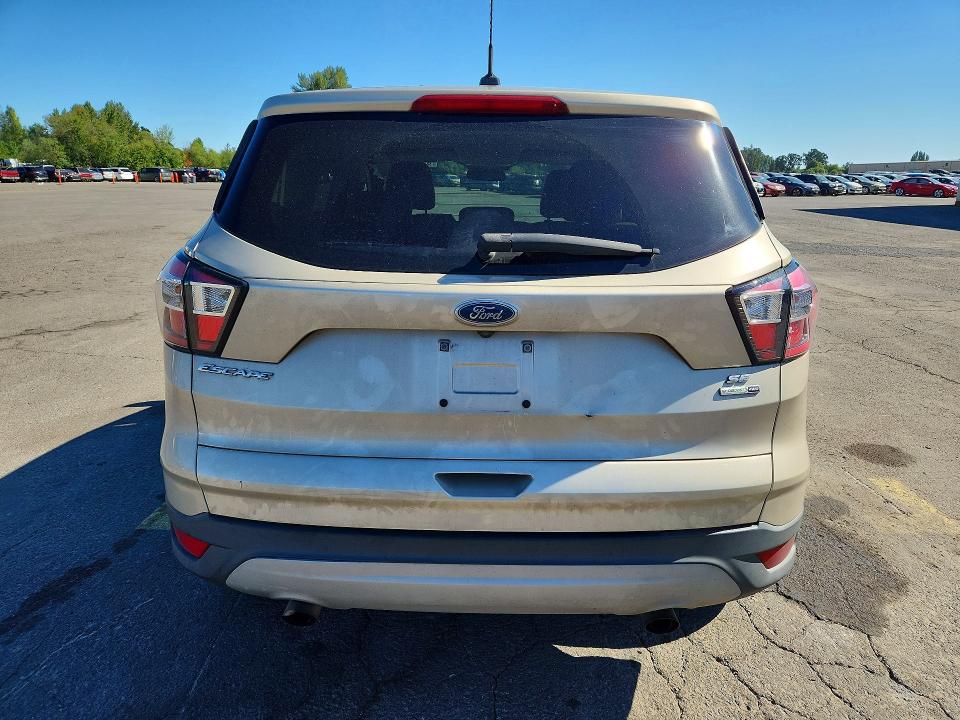 61387036 :رقم المزاد ، 1FMCU9GD5HUE24093 vin ، 2017 Ford Escape مزاد بيع