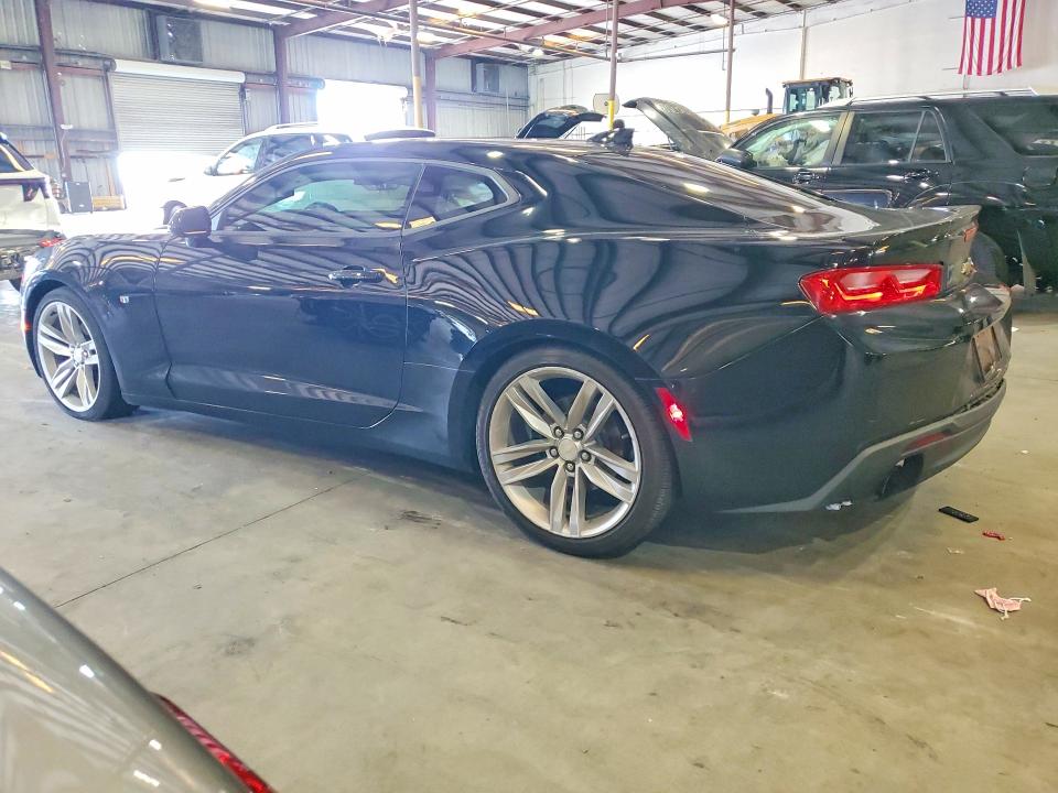 61251336 :رقم المزاد ، 1G1FD1RX2H0142228 vin ، 2017 Chevrolet Camaro مزاد بيع
