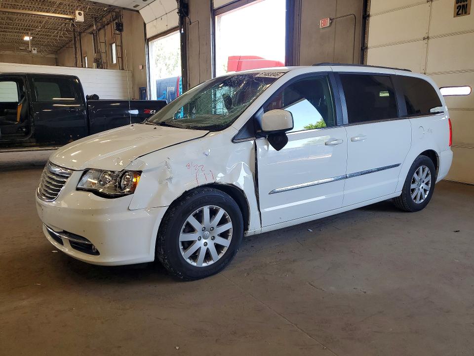 61483046 :رقم المزاد ، 2C4RC1BG6FR655017 vin ، 2015 Chrysler Town & Country مزاد بيع