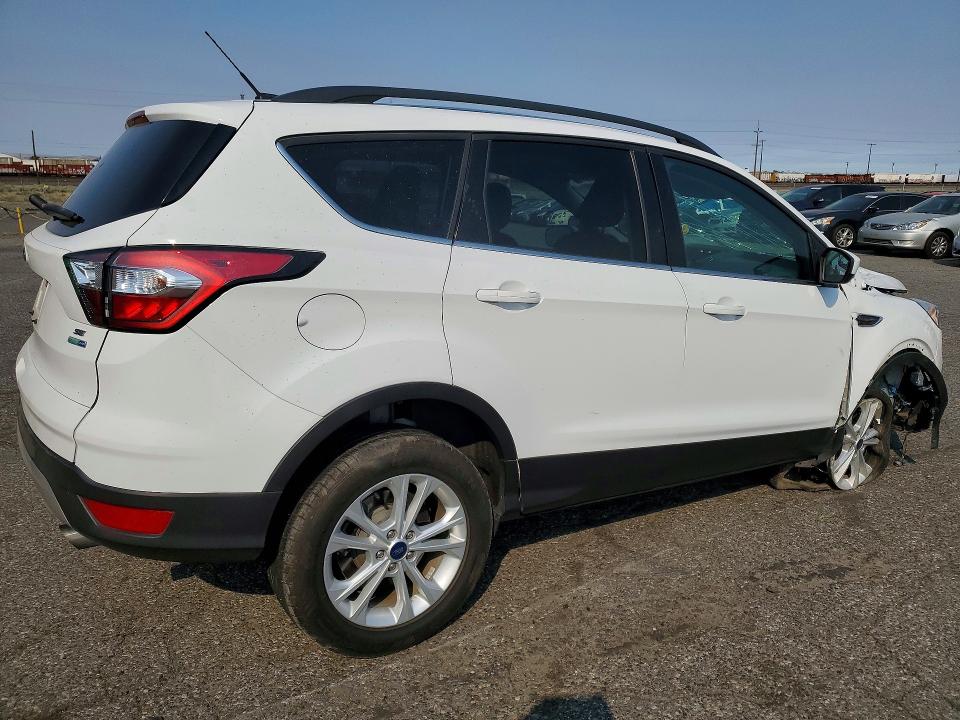 Продаж на аукціоні авто 2018 Ford Escape, vin: 1FMCU9GD4JUB45563, номер лоту: 62874236