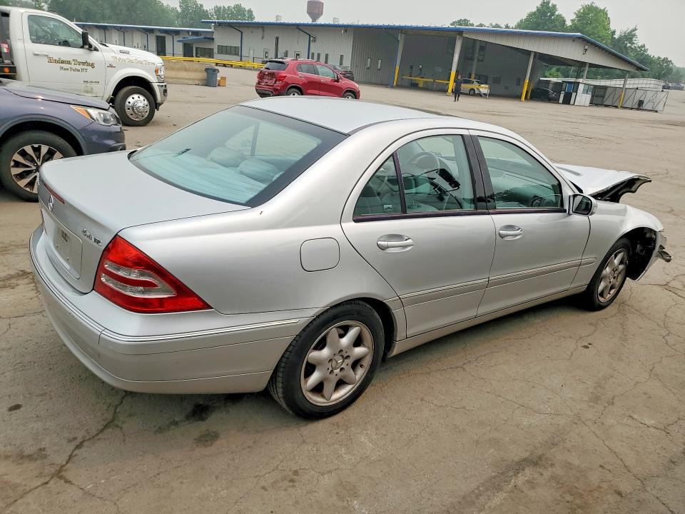 61289156 :رقم المزاد ، WDBRF81J64F552292 vin ، 2004 Mercedes-benz C مزاد بيع